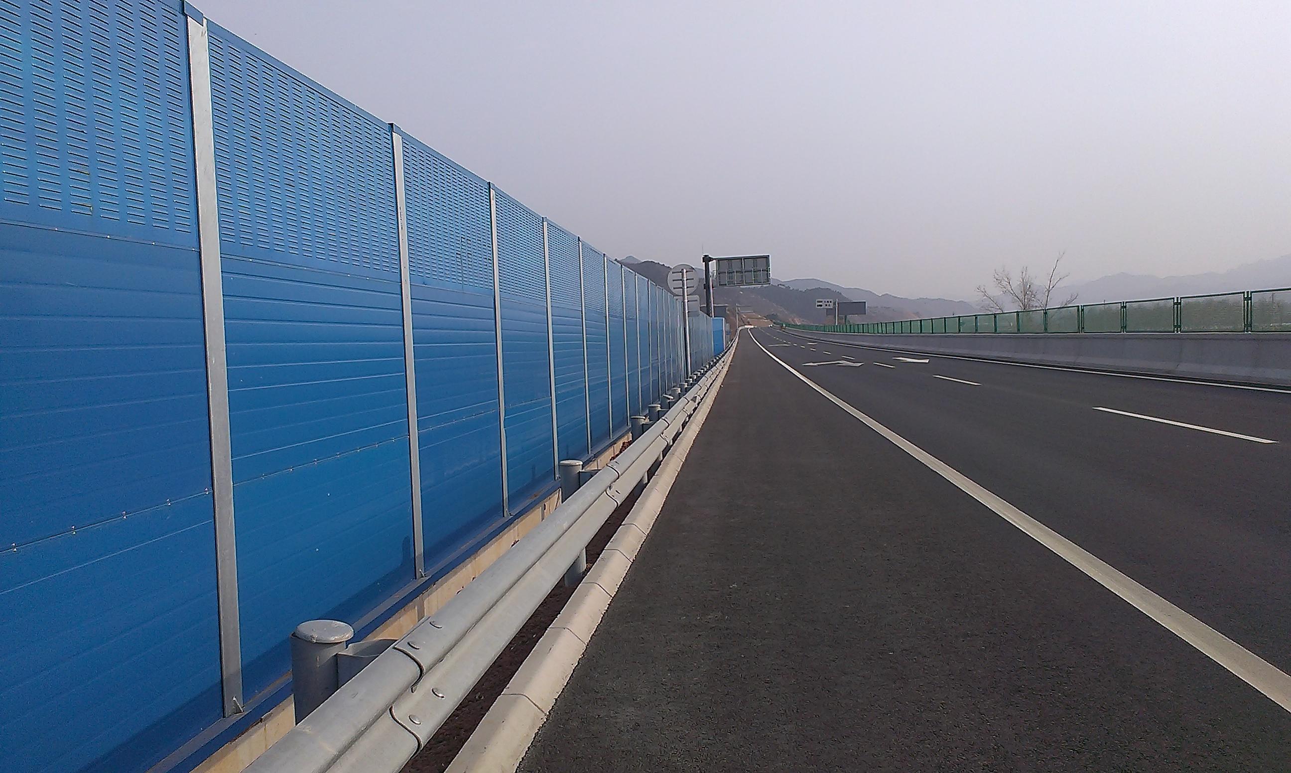 <a href=http://m.yzjhd.com/news_article?news_id=136>公路聲屏障</a>