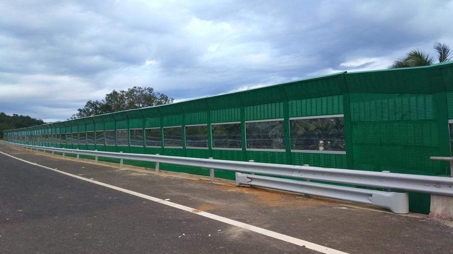 <a href=http://m.yzjhd.com/news_article?news_id=144>天津道路聲屏障</a>